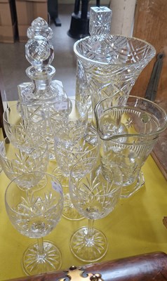 Lot 485 - A collection of assorted glassware to include...