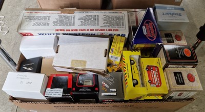 Lot 542 - A box of assorted toy vehicles to include AMT...