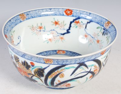 Lot 553 - A 19th century Japanese Imari bowl, the...