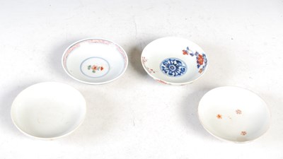 Lot 41 - Four assorted antique Japanese Imari porcelain...