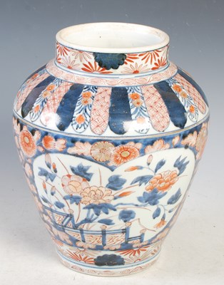 Lot 571 - A Japanese Imari porcelain jar, Edo Period,...