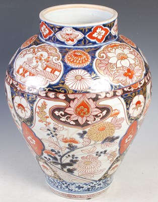 Lot 572 - A 19th century Japanese Imari porcelain jar,...