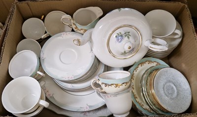 Lot 588 - Box - assorted mixed tea wares to include a...