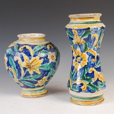 Lot 492 - A 19th century Italian Maiolica pottery vase,...