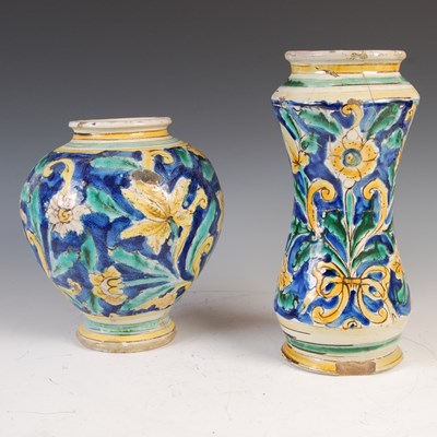Lot 492 - A 19th century Italian Maiolica pottery vase,...
