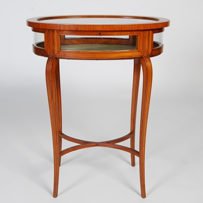 Lot 43 - An Edwardian satinwood and ebony lined...