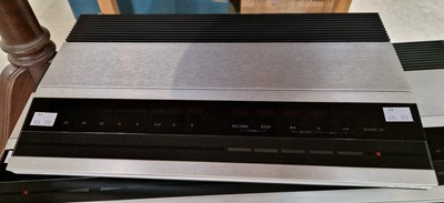 Lot 572 - A Bang & Olufsen Beomaster 2000 music player,...