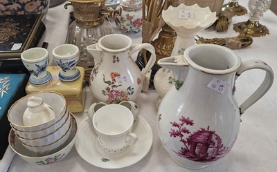 Lot 455 - A collection of mixed porcelain and ceramics...