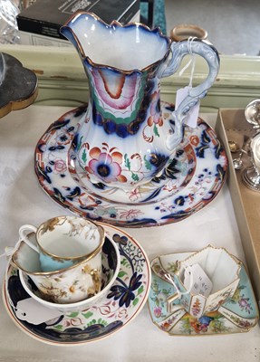 Lot 459 - A collection of mixed porcelain and ceramics...