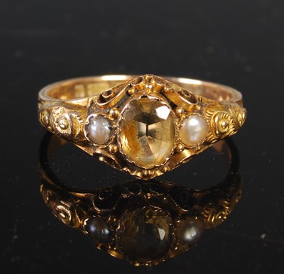 Lot 88 - A 15ct gold citrine and split pearl ring, size...