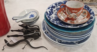 Lot 535 - A collection of Chinese and Japanese wares to...