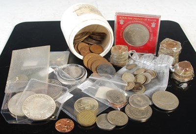 Lot 118 - A collection of vintage coinage to include...