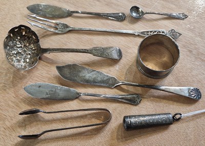 Lot 190 - A collection of assorted silverware to include...