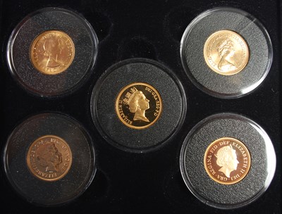 Lot 214 - A Jubilee Mint Queen Elizabeth II Portraits...