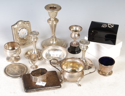 Lot 196 - A collection of assorted silverware to include...