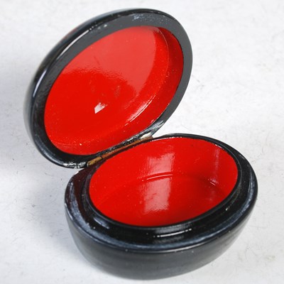 Lot 333 - Three assorted Russian lacquer boxes, to...