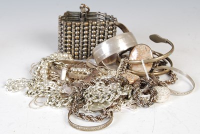 Lot 359B - A collection of assorted silver and white...