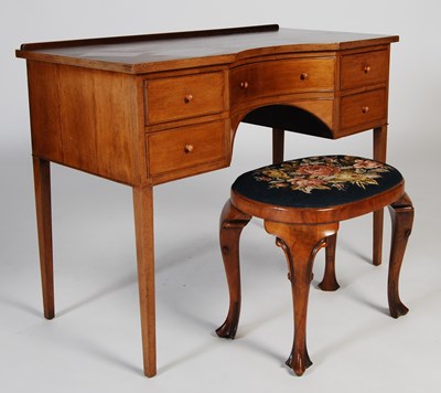 Lot 701 - A 20th century mahogany dressing table and a...