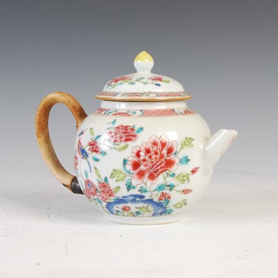 Lot 29 - A Chinese porcelain famille rose teapot and...