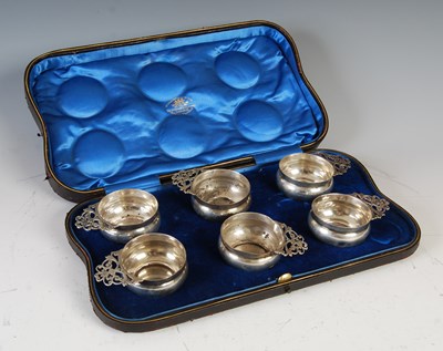 Lot 330 - A cased set of six Edwardian silver porringer...