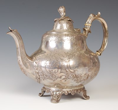 Lot 362 - A Victorian silver teapot, Newcastle, 1854,...