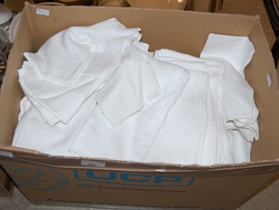 Lot 481 - Box - white napery