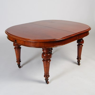 Lot 739 - A Victorian mahogany extending dining table,...