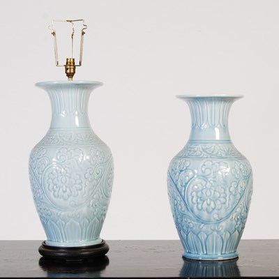 Lot 164 - A pair of blue Chinese style porcelain vases,...