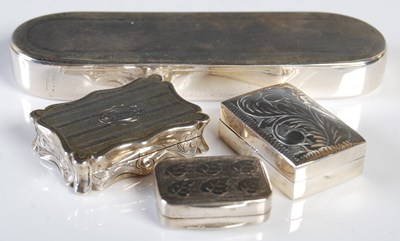 Lot 115 - A collection of silver to include a London...