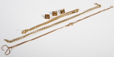 Lot 210 - A group of yellow metal jewellery to include...