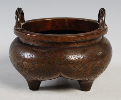 Lot 263 - A Chinese bronze censer, late Qing Dynasty...