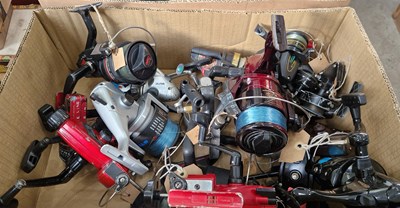 Lot 375 - A collection of assorted fishing reels to...