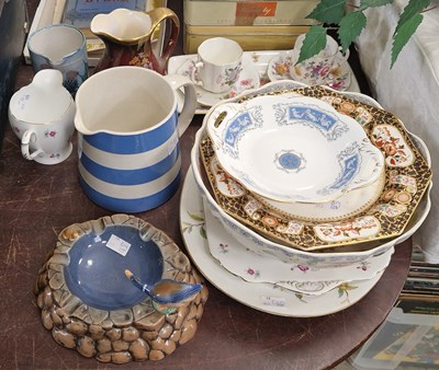 Lot 474 - A collection of assorted ceramics to include...