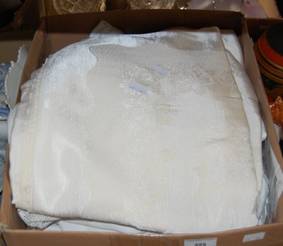 Lot 499 - Box - assorted linen, tablecloths, napery etc