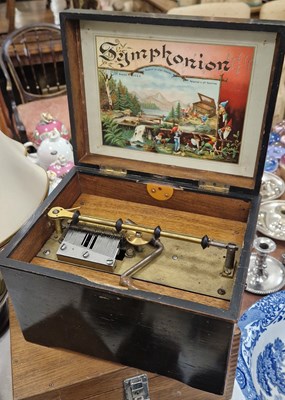 Lot 508 - A vintage symphonion, together with a box of...