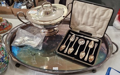 Lot 392 - A collection of electroplated ware to include...