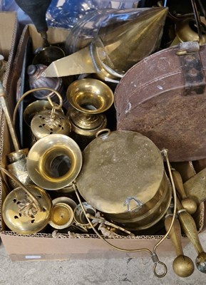 Lot 614 - A box of assorted brass ware to include...