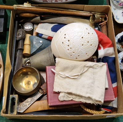 Lot 540H - A box of miscellaneous items to include a...