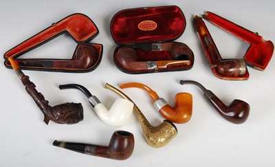 Lot 84S - A collection of assorted vintage pipes to...