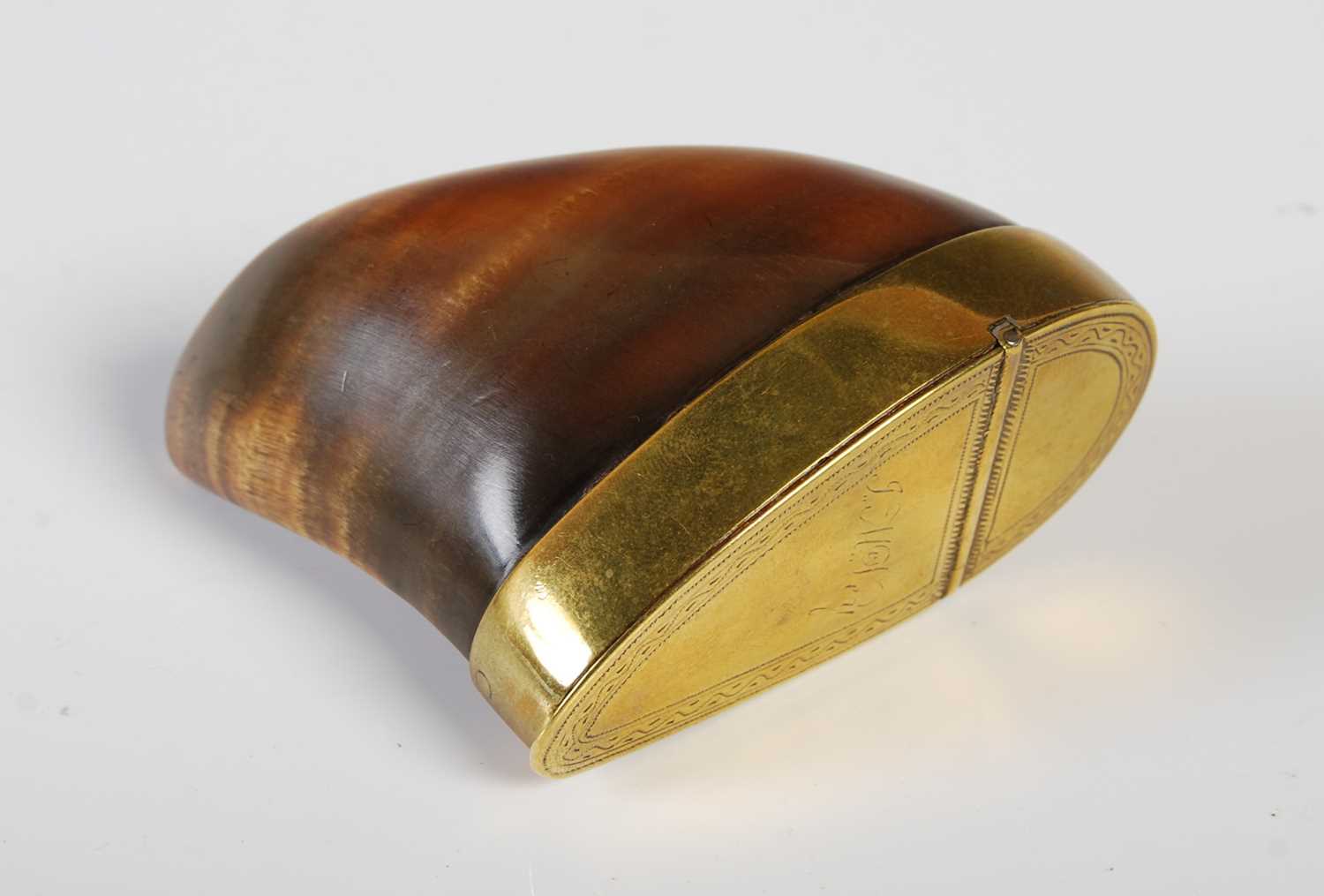 Lot 365 - A late 18th century Scottish deer's hoof snuff...