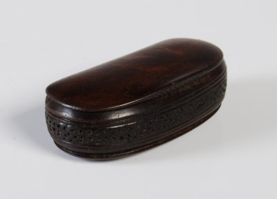 Lot 269 - A late 18th century treen oblong snuff box,...