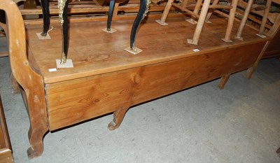 Lot 650 - A Scandinavian day-bed