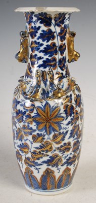 Lot 24 - A Chinese blue and white porcelain vase, Qing...