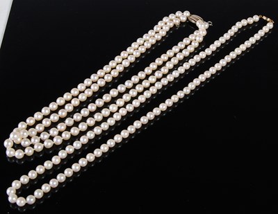 Lot 34 - Ciro of Bond Street, a double strand pearl...