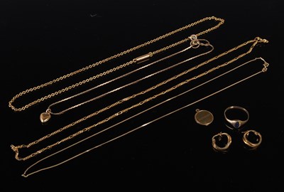 Lot 51 - A collection of assorted 9ct gold and yellow...