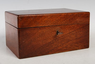 Lot 272 - A cigar box, 21.5cm wide.