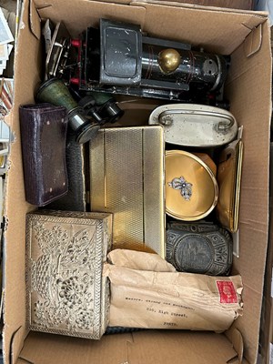 Lot 276 - Box - assorted items to include LNER 623...