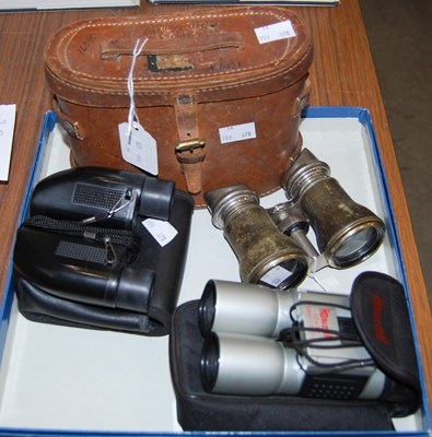 Lot 297 - Four pairs of assorted vintage binoculars.