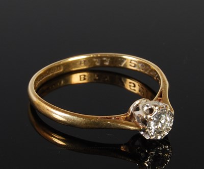 Lot 77 - A white and yellow metal solitaire diamond...