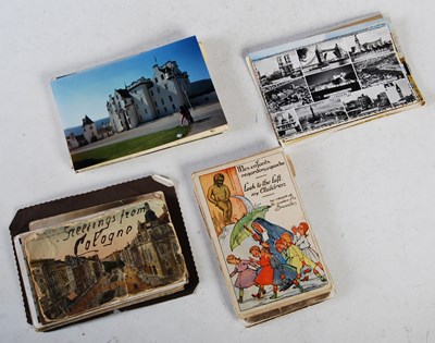 Lot 86 - A collection of vintage postcards, namely...